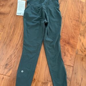 Brand New Lululemon Base Pace HR Crop 23" Green leggings 4.